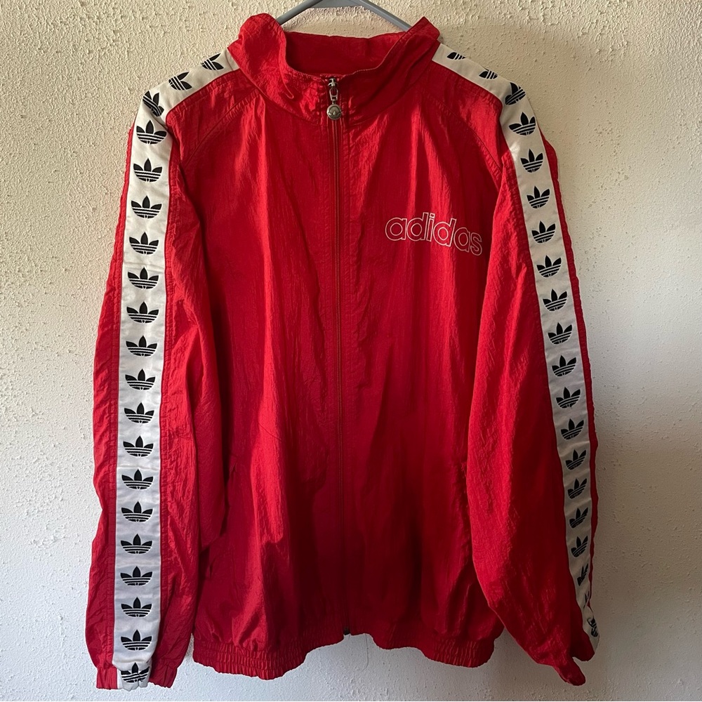 ADIDAS VINTAGE Red Windbreaker/Track Jacket Size M